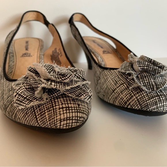 Hush Puppy Cross-Hatch Pattern Slingbacks - Picture 2 of 6